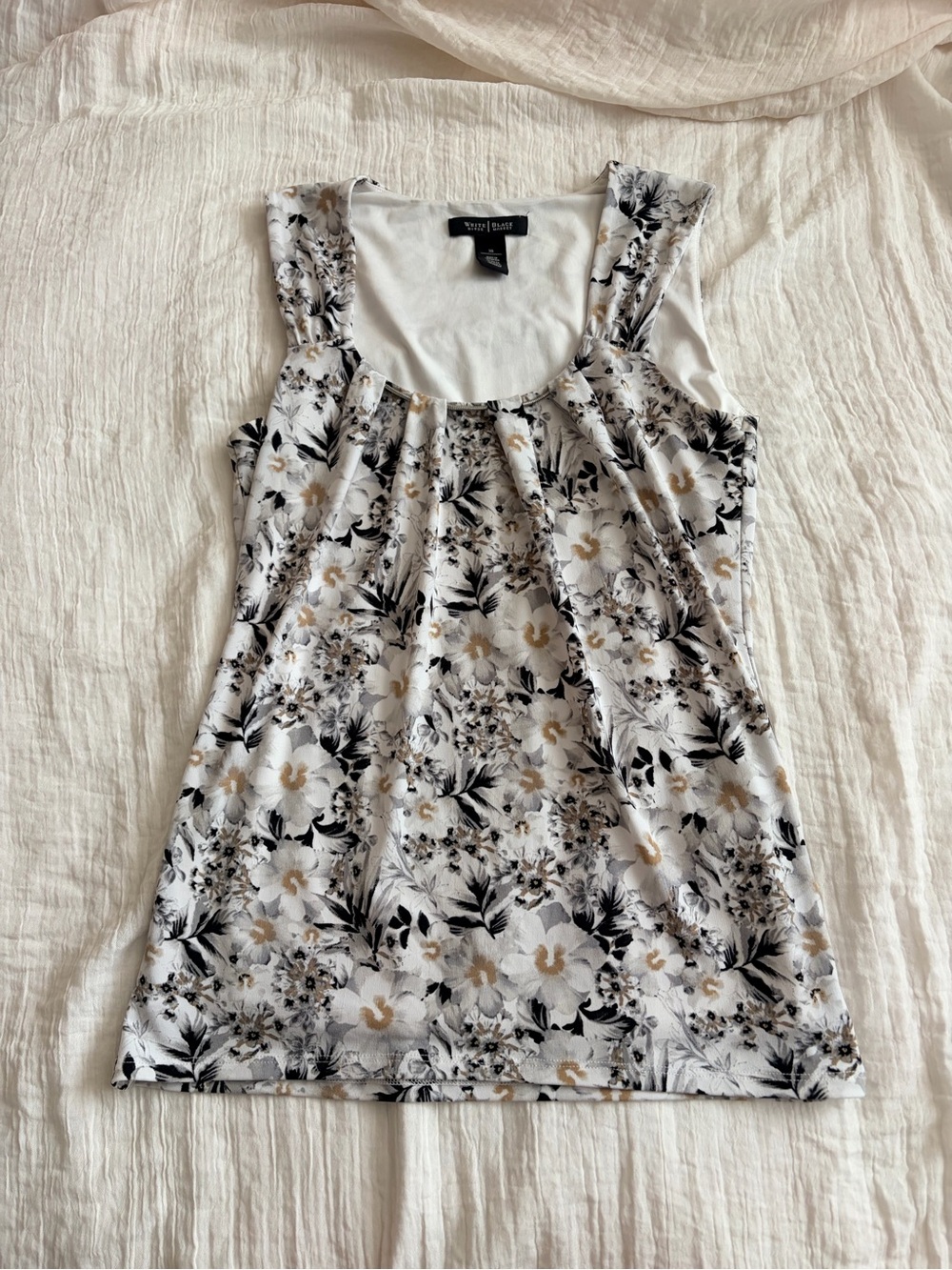 White House Black Market White Floral-Print Tank with Black & Beige Accents